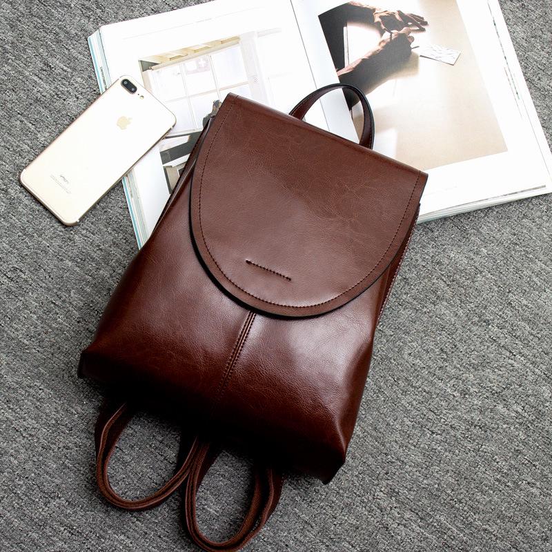 Mochila Feminina em Couro Genuíno Lysa Atemporal