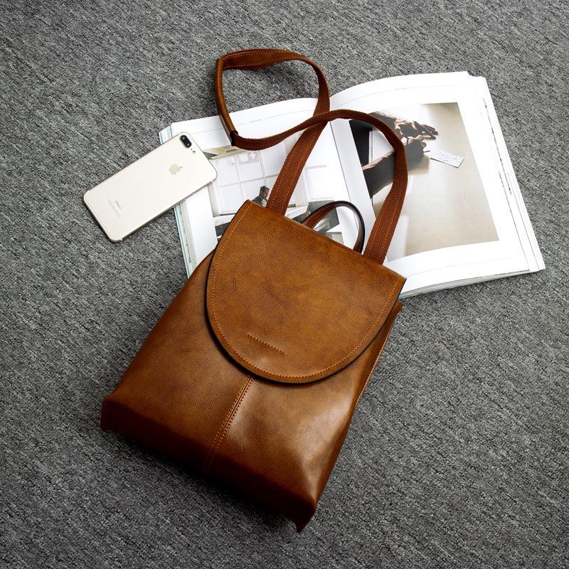 Mochila Feminina em Couro Genuíno Lysa Atemporal