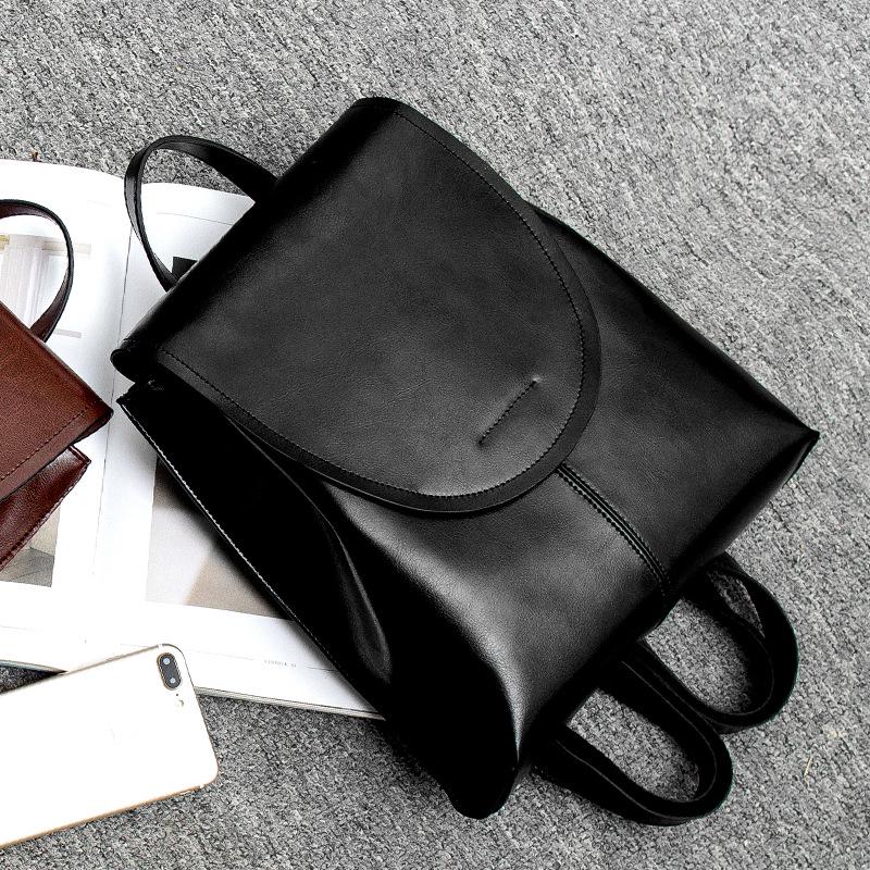 Mochila Feminina em Couro Genuíno Lysa Atemporal