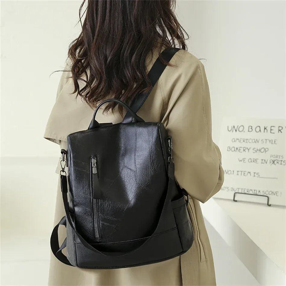 Mochila Feminina em Couro Genuíno Lior