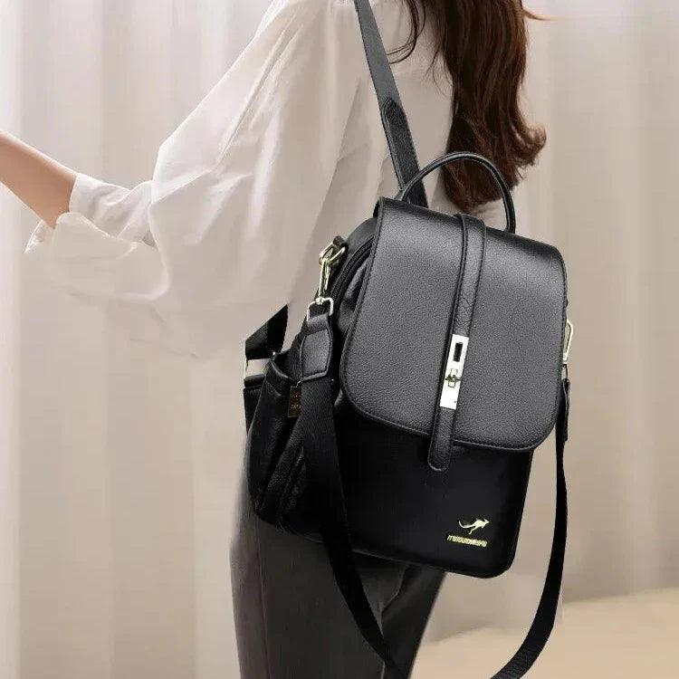 Mochila Feminina em Couro Genuíno Scarlett