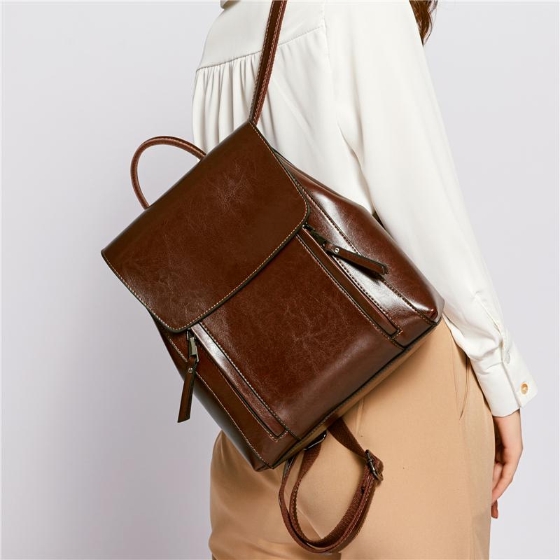 Mochila Feminina em Couro Genuíno Lygia - Modelo Exclusivo