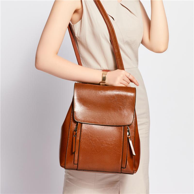 Mochila Feminina em Couro Genuíno Lygia - Modelo Exclusivo