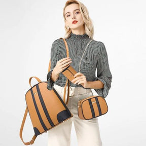 Mochila de Couro Feminina com 2 Bolsas