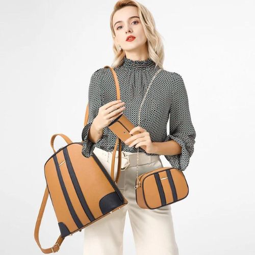 Mochila de Couro Feminina com 2 Bolsas