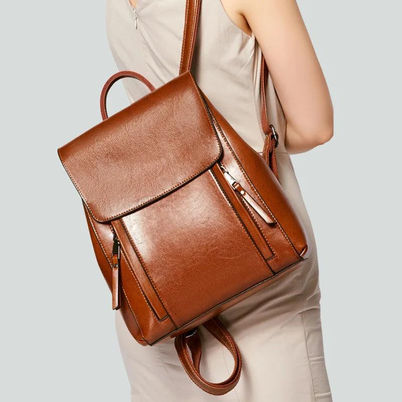 Mochila Feminina em Couro Genuíno Lygia - Modelo Exclusivo